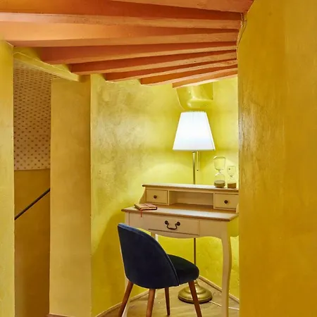 Bed & Breakfast Palazzo Di Alcina - Residenza D'epoca - Luxury 5*