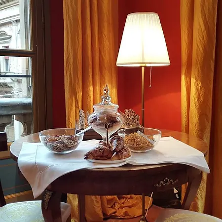 Bed & Breakfast Palazzo Di Alcina - Residenza D'epoca - Luxury- 5*