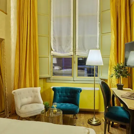 Oda ve Kahvaltı Palazzo Di Alcina - Residenza D'Epoca - Luxury Rooms - Bolonya