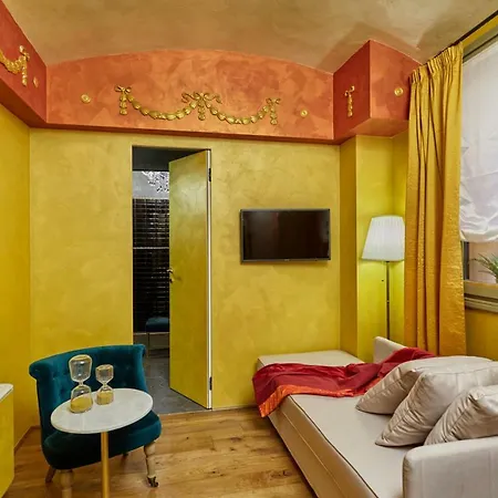Bed & Breakfast Palazzo Di Alcina - Residenza D'epoca - Luxury- 5*